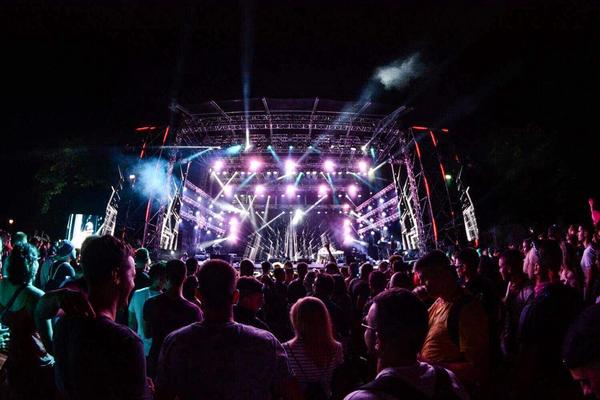 ESPRESO NA EXITU: Emotivna generacijska žurka i omaž old school filozofiji života (FOTO) (VIDEO)