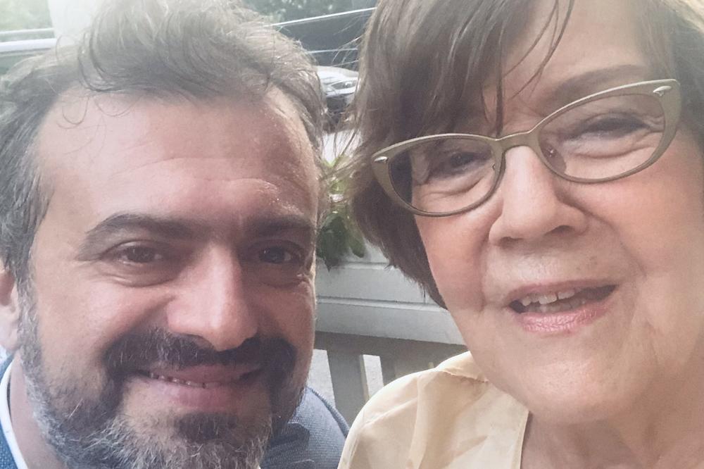 SERGEJ JE SMEŠAN, ŠTA GA TERA DA SE BAVI POLITIKOM S KOJOM VEZE NEMA?! Vesna Pešić opet oplela po Trifunoviću