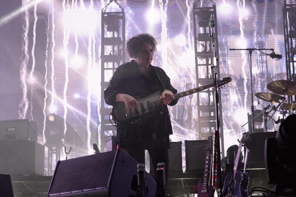 Skočila prodaja gitara nakon koncerta THE CURE na Glastonberi festivalu