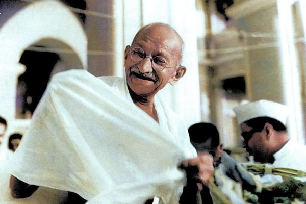 GANDIJEVE IZOPAČENE NAVIKE I DANAS ŠOKIRAJU: Zavetovao se na celibat, a ono što je radio... ovo izaziva mučninu!