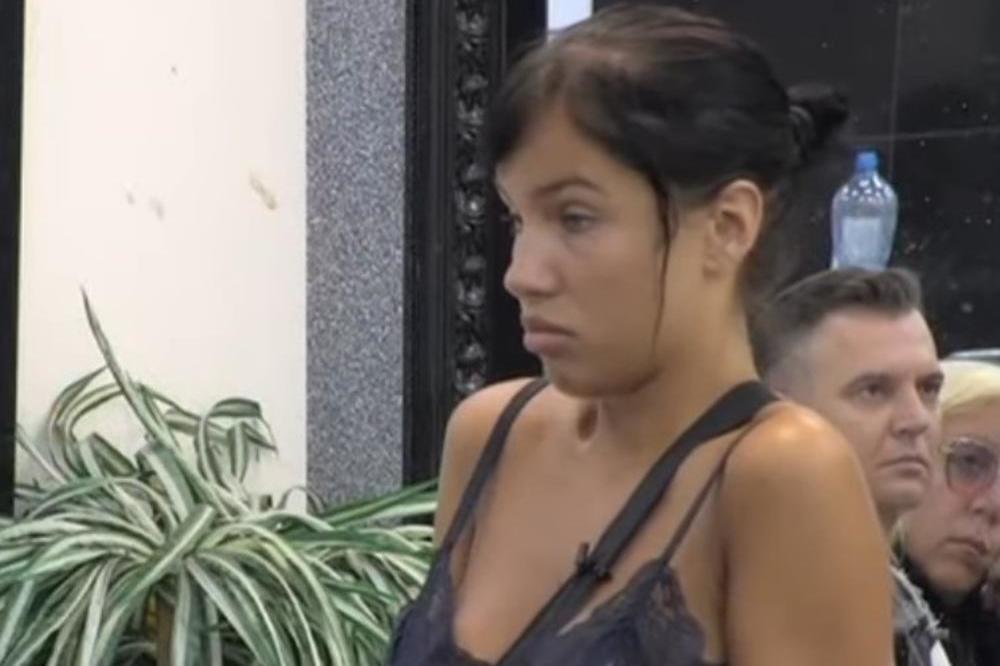 ALEKSANDRA SUBOTIĆ SPREMNA ZA OPERACIJU: Zadrugarka sva PREPLAŠENA stigla na KLINIKU, a Davidu je poručila JEDNO!