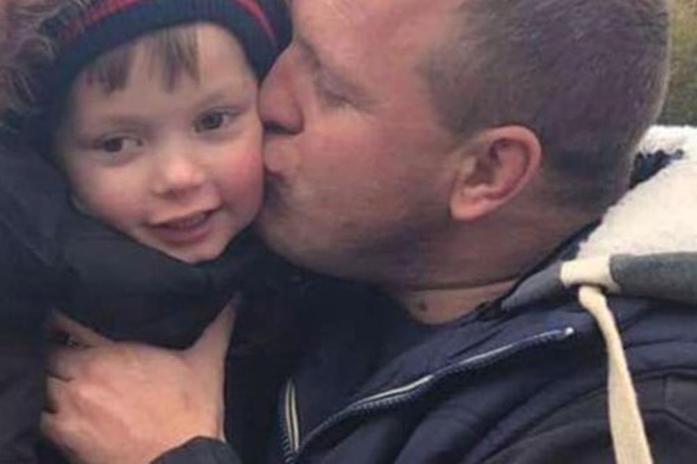 SIN MU JE UMRO, A NA SPOMENIK JE HTEO DA MU STAVI SPAJDERMENA! Reakcija Diznija je SRAMNA!