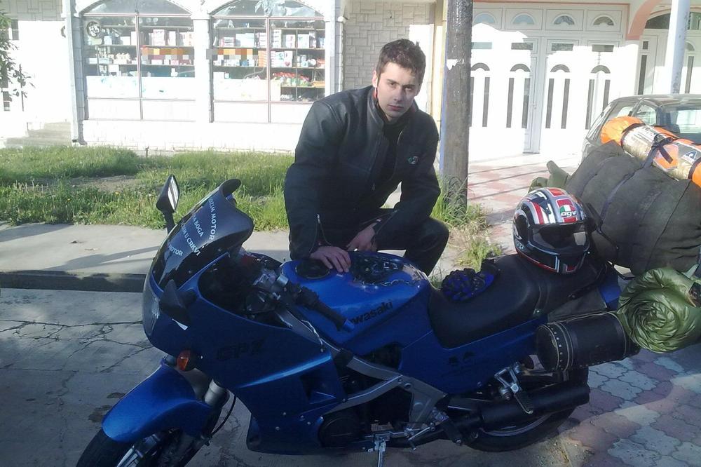 OVO JE DANIEL (29) KOJI JE POGINUO NA PUPINOVOM MOSTU: Udario u banderu pa ga PREGAZIO BMW u kojem su bili DRUGOVI