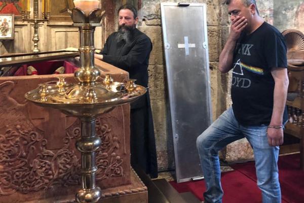 SERGEJ ODJURIO NA KOSOVO: Njegova poruka je jasna! ŠTA, DOGODINE? SAD, U PRIZRENU! Celivao je i mošti sveca (FOTO)