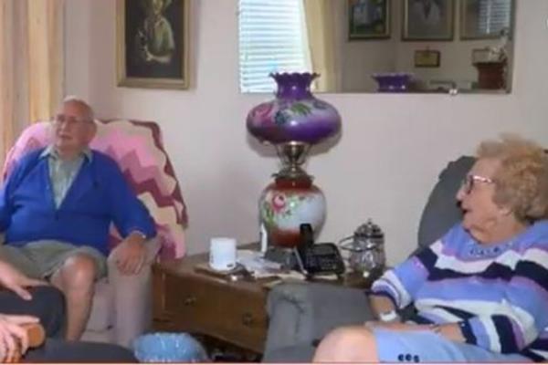 ZAJEDNO IMAJU PREKO 200 GODINA: To ih ne ometa da se VENČAJU, a živeće odvojeno ZBOG OVOGA!