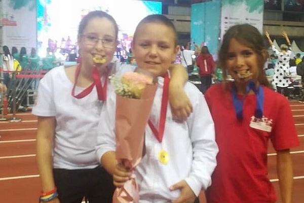 ONI SU NAŠI HEROJI! Deca izlečena od raka NIŽU MEDALJE (FOTO)