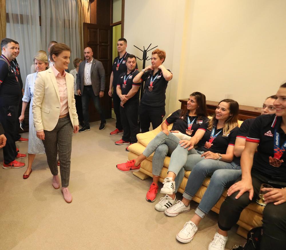Premijerka Ana Brnabić je čestitala srpskim košarkašicama osvajanje bronzane medalje na Evropskom prvenstvu