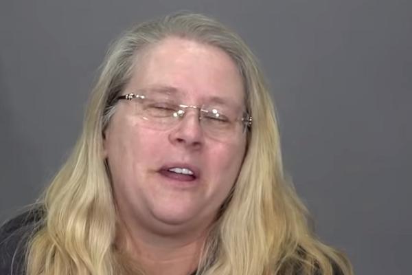 GODINAMA JE IMALA KOSU KAO SLAMU! Odlučila se na KORAK koji joj je promenio LIČNI OPIS! (VIDEO)