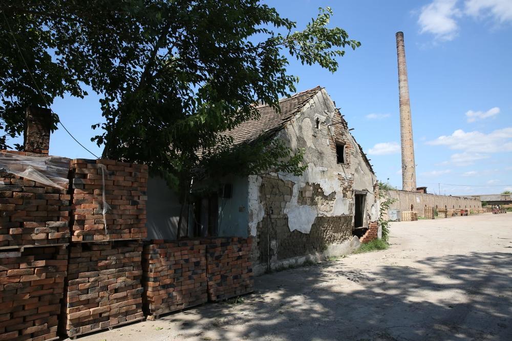 MALI PAVLE KOJEG JE UDARIO GROM UMRO TATI NA RUKAMA: Molio sam ga da otvori oči, da me ne ostavlja...