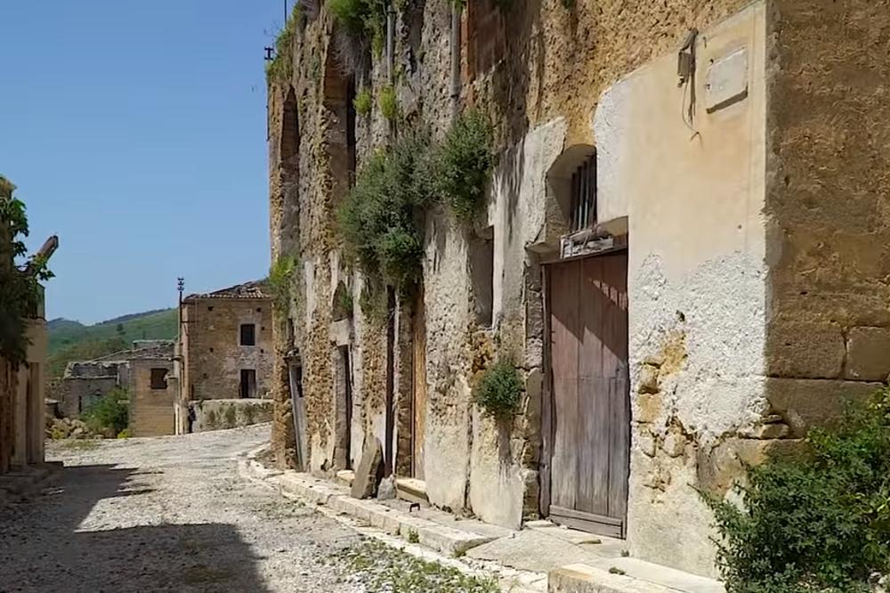 U OVOM SELU KUĆE PRODAJU ZA 1 EVRO: Ali postoji jedan uslov koji MORATE da ispunite!