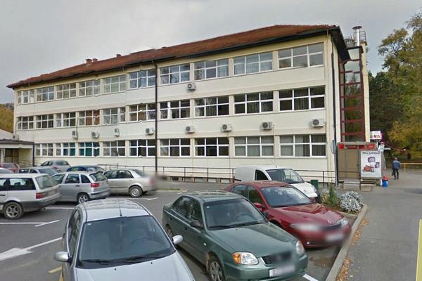 MASAKR U CENTRU ZA SOCIJALNI RAD U ĐAKOVU: Ubijen jedan radnik, drugi ranjen, UBICA U BEKSTVU!