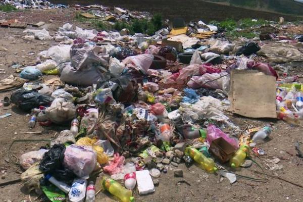 SUKOB SRBA I ALBANACA U MITROVICI ZBOG DEPONIJE: Da li će SMEĆE dovesti do OZBILJNIH SUKOBA?