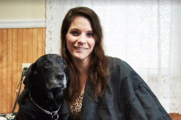 RODILA SE BEZ RUKU I NOGU, A RODITELJI SU JE IZ STRAHA OSTAVILI: Ejmi je danas sposobnija od mnogih! (FOTO)