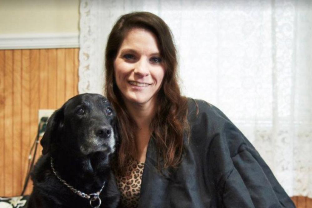 RODILA SE BEZ RUKU I NOGU, A RODITELJI SU JE IZ STRAHA OSTAVILI: Ejmi je danas sposobnija od mnogih! (FOTO)