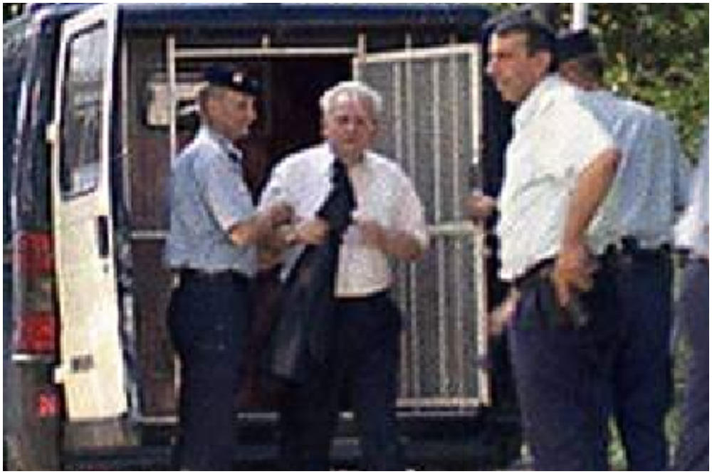 Milošević je doveden u zatvor bez lisica što je bilo protiv propisa