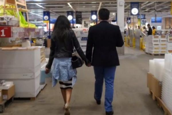 OVO SU SIGURNI ZNACI DA SE SVIĐATE NEKOME! Ako se vaša simpatija OVAKO ponaša sa vama, TO JE TO!