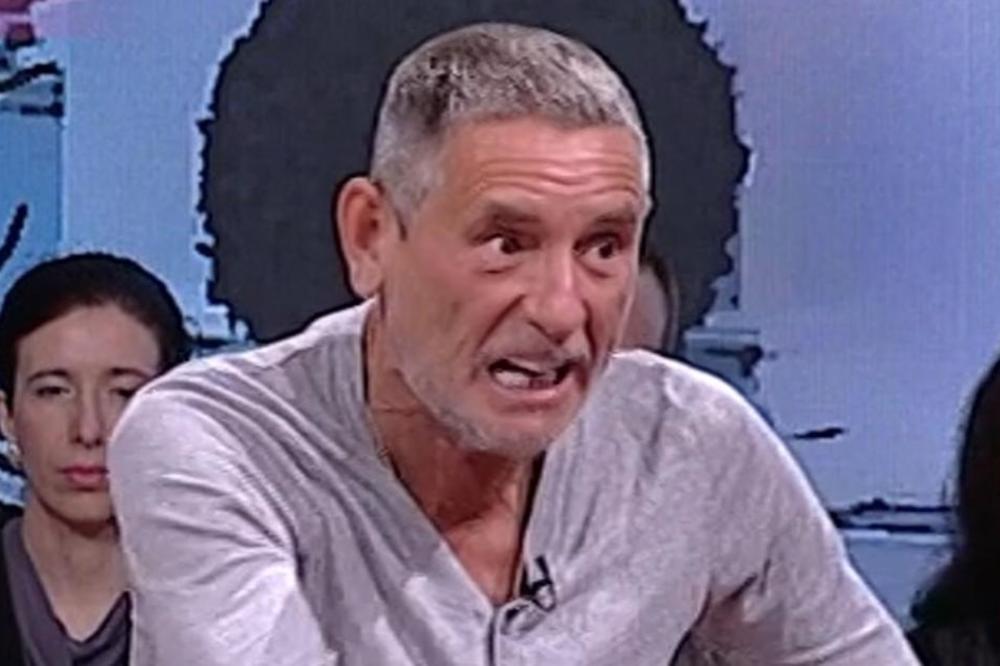 LEPI MIĆA ODLEPIO U STUDIJU PA ISPRIČAO SVE! Oni posle odnosa nemaju fleke u krevetu, jasno vam je šta to ZNAČI!