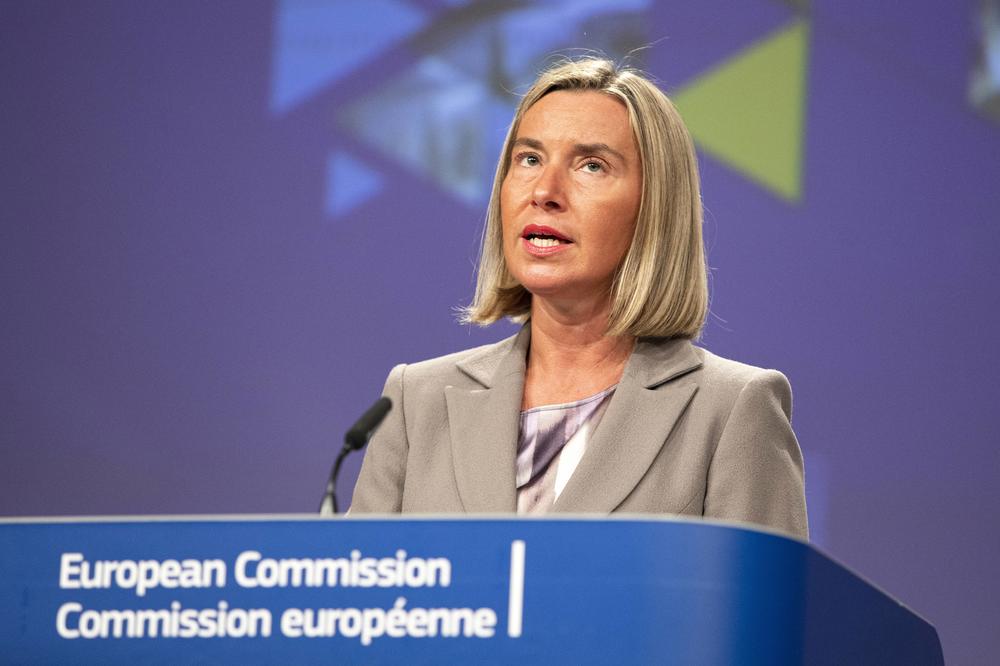 ALBANCI BLJUJU VATRU NA FEDERIKU MOGERINI: Optužili su je za UŽASNU STVAR!