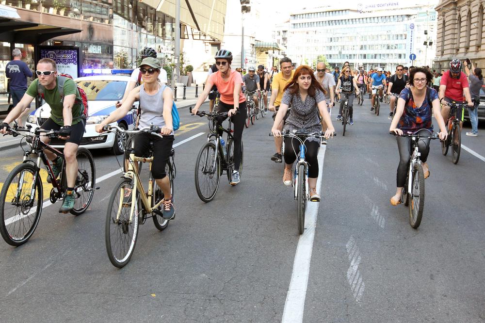 AUSTRIJANAC I ITALIJANKA SU PREŠLI 2.000 KILOMETARA ZA ŽRTVE RATA! U Beogradu im se desio HOROR! OVO JE BRUKA