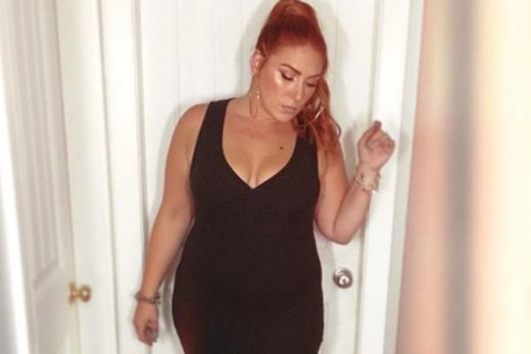 DEVOJKA JE SA DRUGARICAMA PILA KOKTELE CEO DAN NA PLAŽI! Sekla je LIMETU, a onda joj se desilo nešto STRAVIČNO!