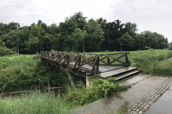 GODINAMA SU U SELU NALAZILI PO 2.000 EVRA NA ULICI: Niko nije znao o čemu je reč, a onda je otkrivela VELIKA TAJNA