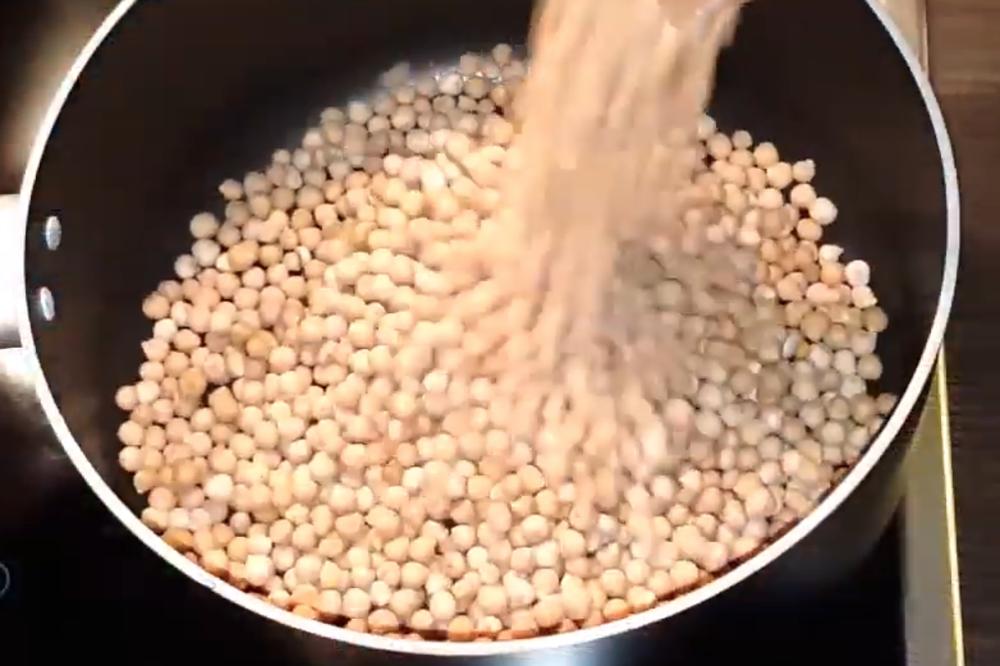 BILJKA KOJA VRHUNSKI SMANJUJE HOLESTEROL: Pomaže i više nego što mislite, a tek da vidite kakav je AFRODIZIJAK FOTO