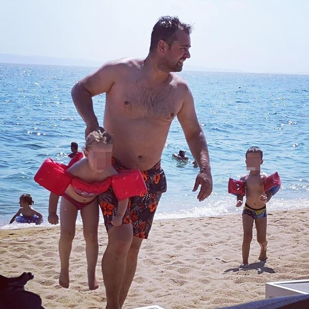 Suprug Danijele Buzurović, Stefan Buzurović, sa decom