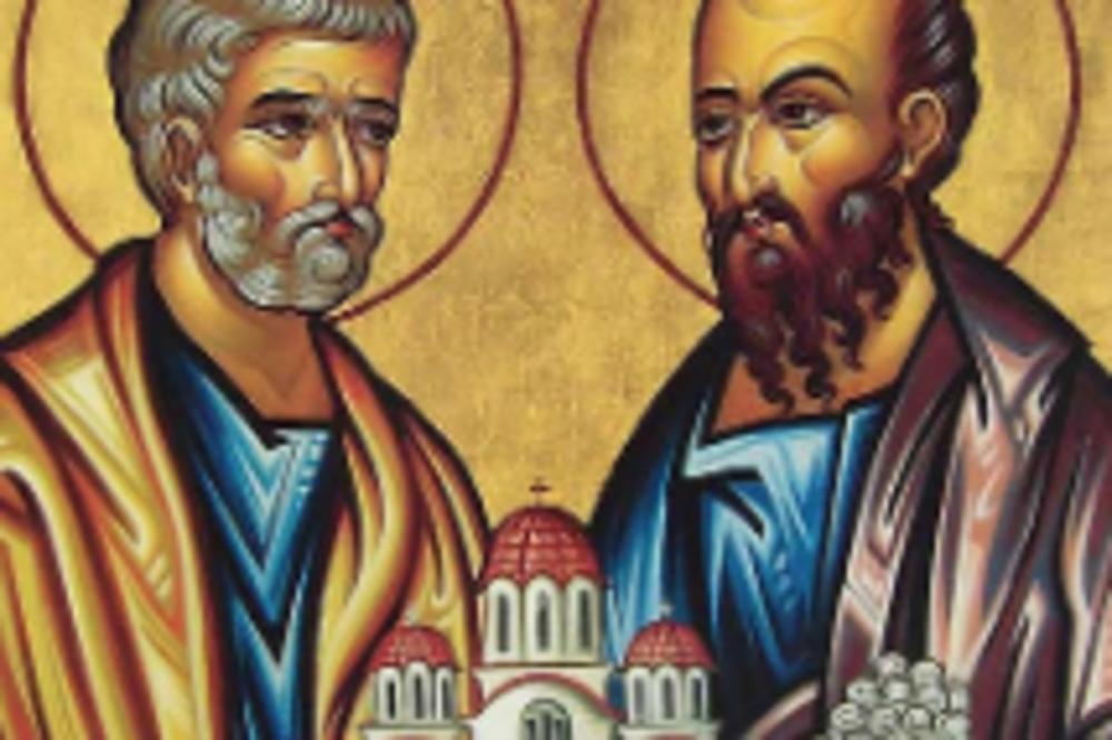 SUTRA SLAVIMO VELIKI HRIŠĆANSKI PRAZNIK PETROVDAN: Postoje mnogi običaji, a jedan od njih UKLJUČUJE JABUKU