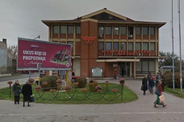 DETALJI UŽASA U PANČEVU: Petar je progonio Desanku, JER SU SE RAZVODILI! Danas joj se prikrao i IZBO JE!