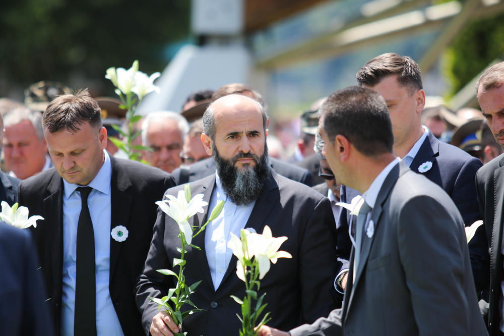 PORODICA MUFTIJE ZUKORLIĆA OBJAVILA TUŽNU VEST: Oglasili se supruga i sin! (FOTO)