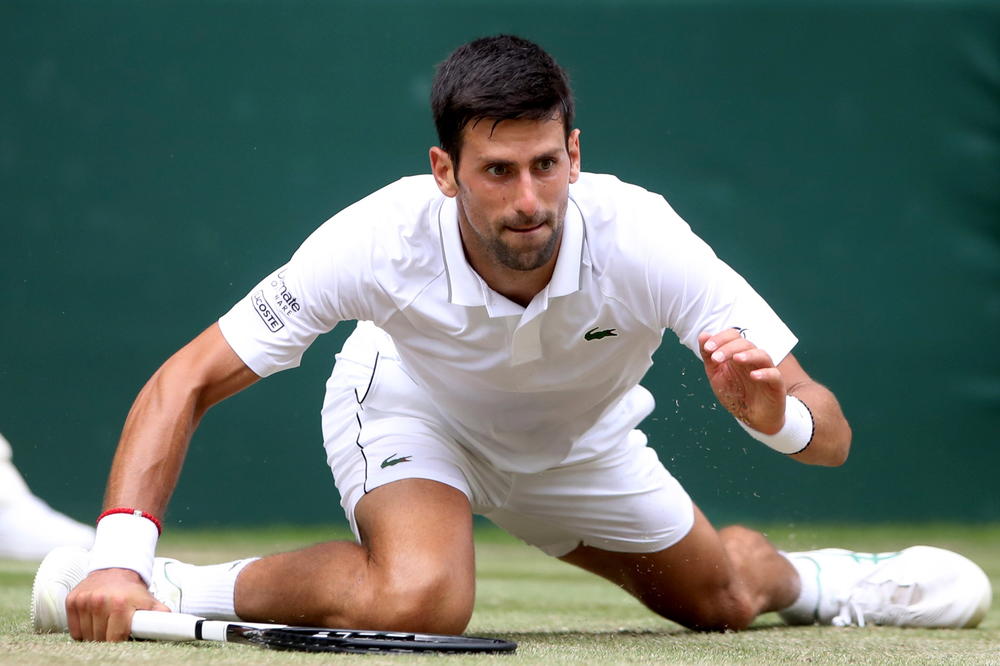 NIKOM NIJE BILO JASNO ZAŠTO: Novak Đoković u polufinalu Vimbldona uradio nešto što nije nikada!