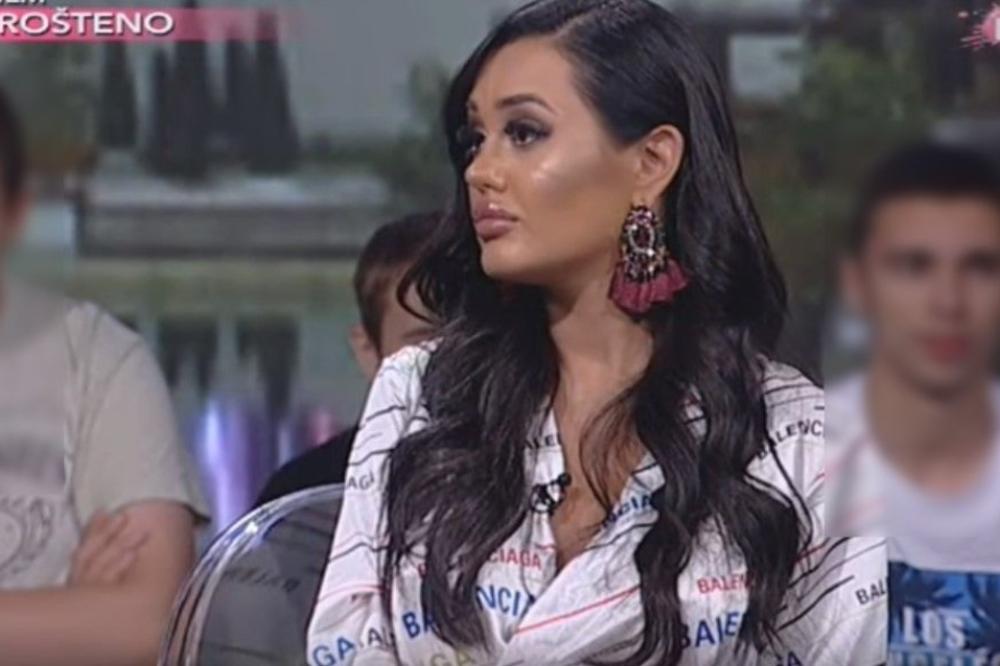 ANA KORAĆ STIGLA IZ TURSKE SA NOVIM NOSEM: Opet se izoperisala, liči na MAJKL DŽEKSONA! (FOTO)