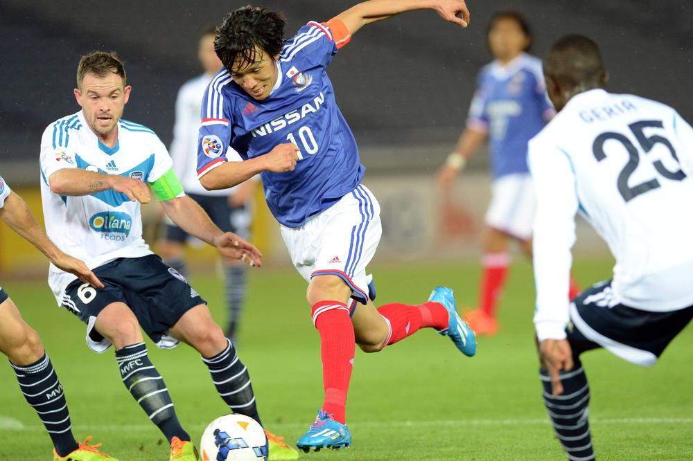 TANDEM JOKOHAME NE PLANIRA DA STANE: Nakamura (41) i Mijuri (53) - poslednji samuraji svetskog fudbala!