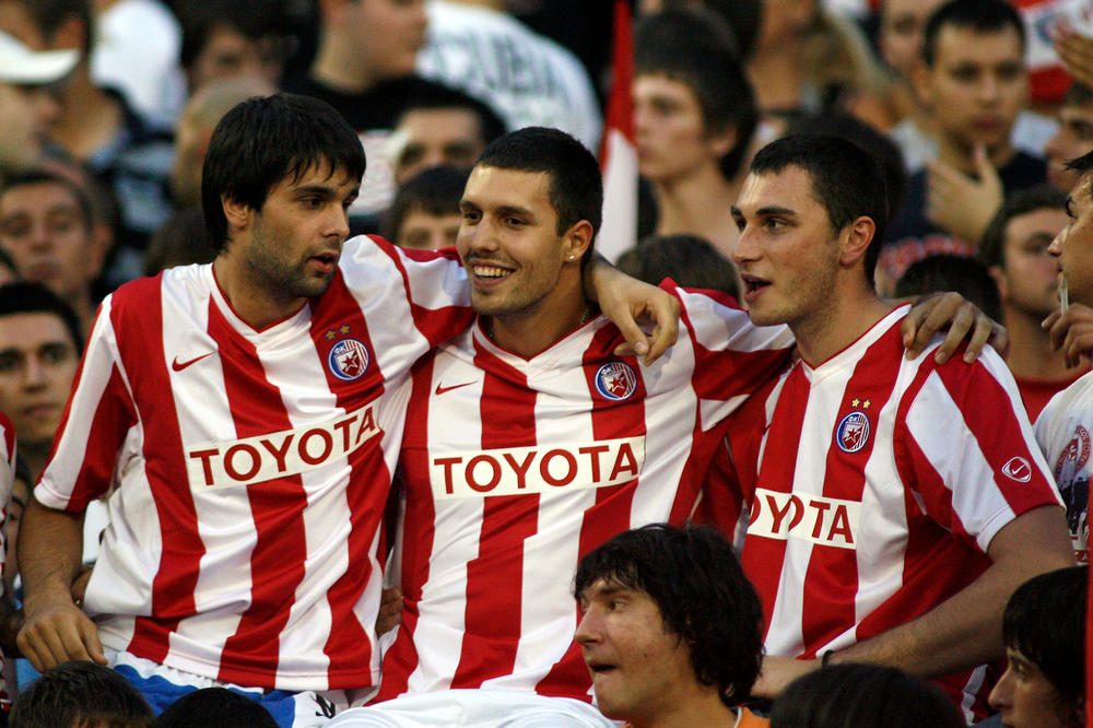 SMRADINO VALJEVSKA, ŽELIMO TI PREDNJE UKRŠTENE: Zvezdaši osuli paljbu po Teodosiću, nakon što ih je 'ispalio'!