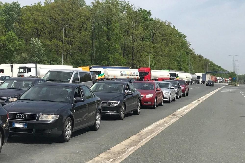Pojedina vozila čekaju i do tri sata da izađu iz Srbije: Evo kakvo je trenutno stanje na granicama