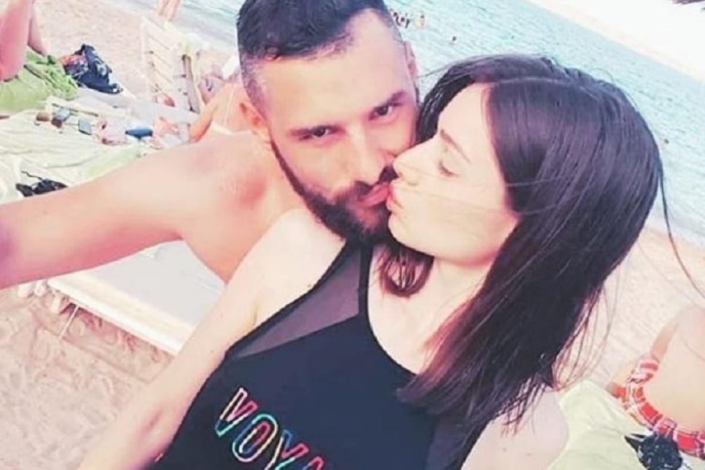 NEMANJI SVI MUŠKARCI ZAVIDE NA ŽENI! Venčali su se, imaju dete, ali nju NIKADA NEĆETE VIDETI U MEDIJIMA