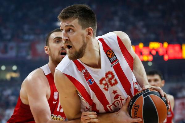 DELIKATNE POVREDE GLAVE I GRUDNOG KOŠA! Crvena zvezda se oglasila o stanju Ognjena Kuzmića koji je povređen u udesu