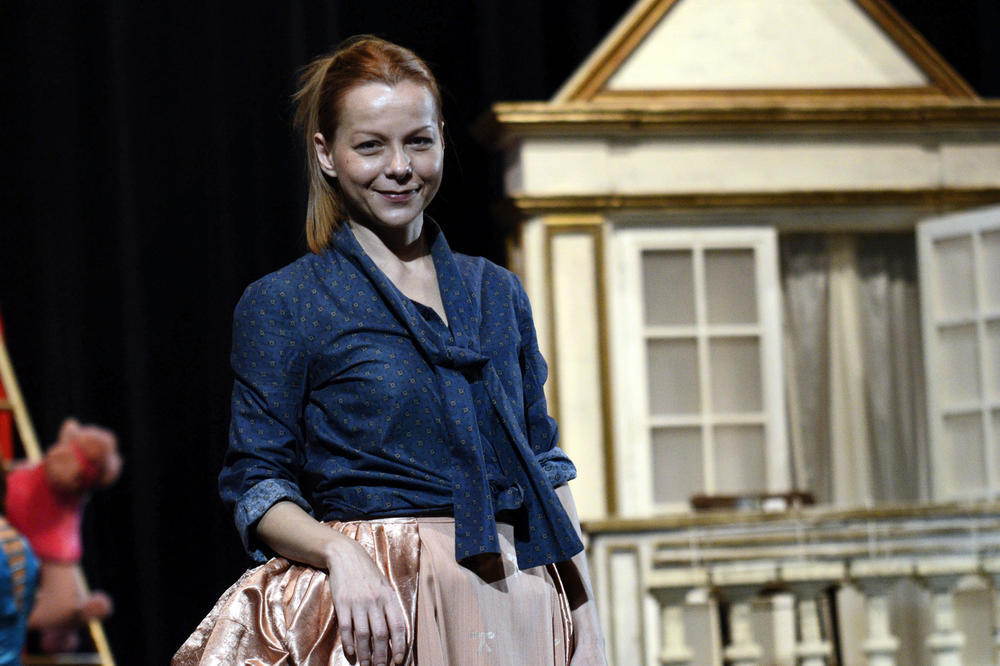 NAŠA GLUMICA SE POVUKLA IZ JAVNOSTI, A RAZVOD JOJ JE SKROZ PROMENIO ŽIVOT: Nećete verovati ko joj je BIO MUŽ