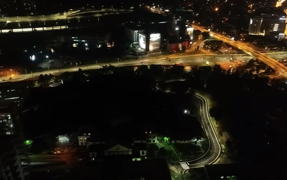 Klinički centar Srbije - prilaz noću  