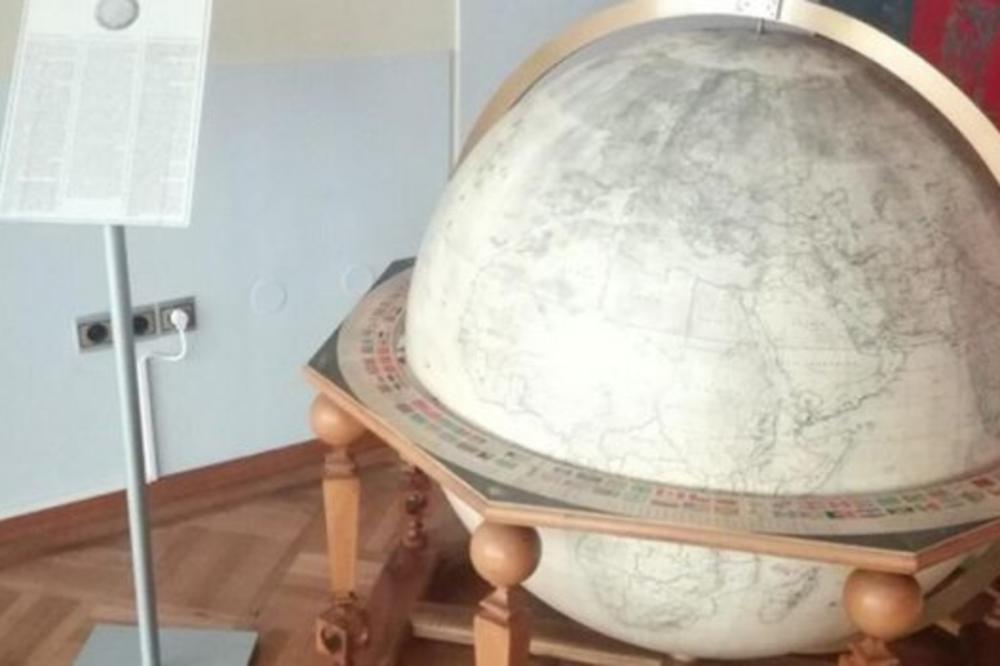 IZNENAĐENJE ALEKSANDRA VUČIĆA ZA MAKRONA: U Palati Srbija nalazi se ovaj globus koji krije neverovatnu priču