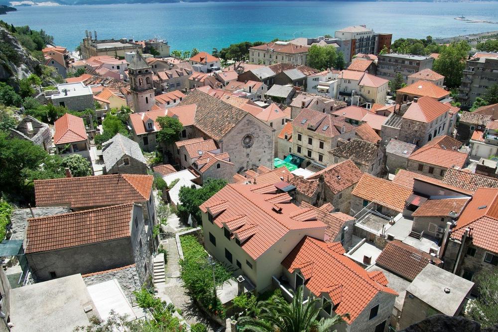 PREKO NOĆI OBRISALI PEŠAČKE PRELAZE: Sad naplaćuju kazne, a meštani i turisti u šoku! Ne znaju šta ih je snašlo!