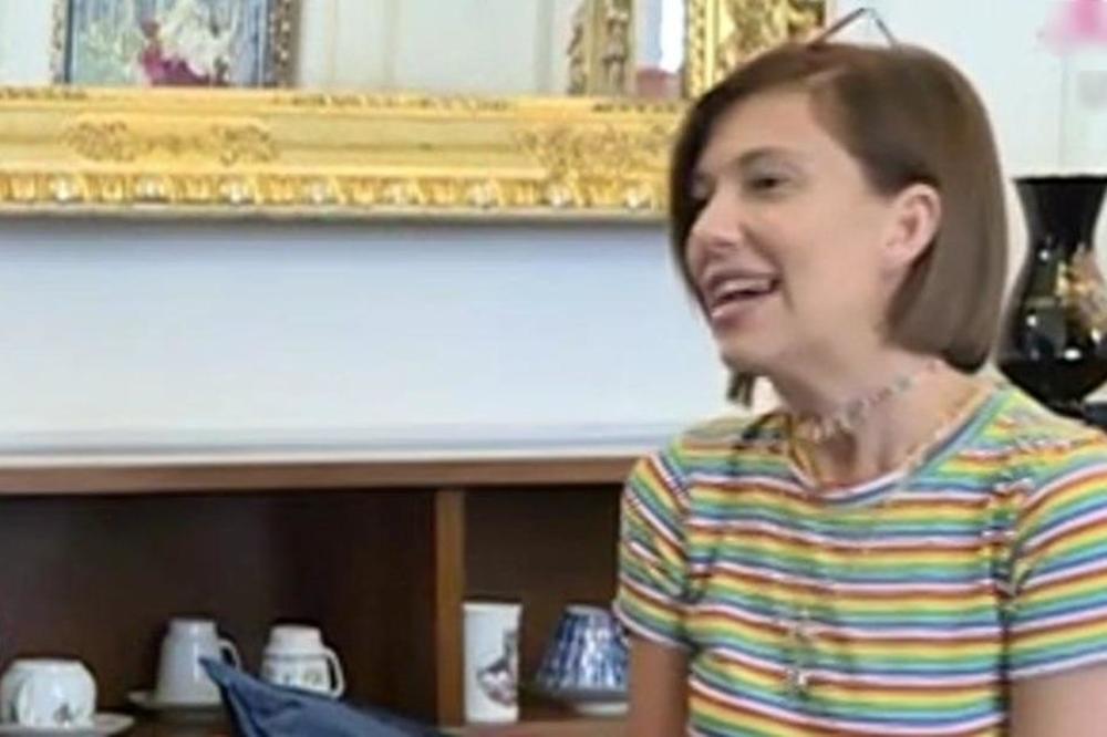 KIJA OTKRILA DA LI JE ONA NA SLOBINIM FOTKAMA: Pevač neprestano ubacuje misteriozne slike, a ovo je PRAVA ISTINA!