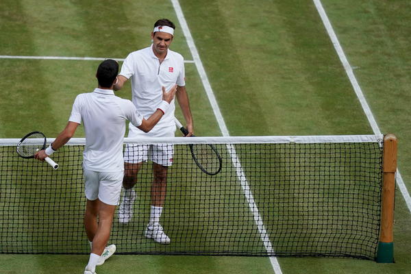 ZA SVE JE KRIV ĐOKOVIĆ: Federer doneo najvažniju životnu odluku posle poraza u finalu Vimbldona!