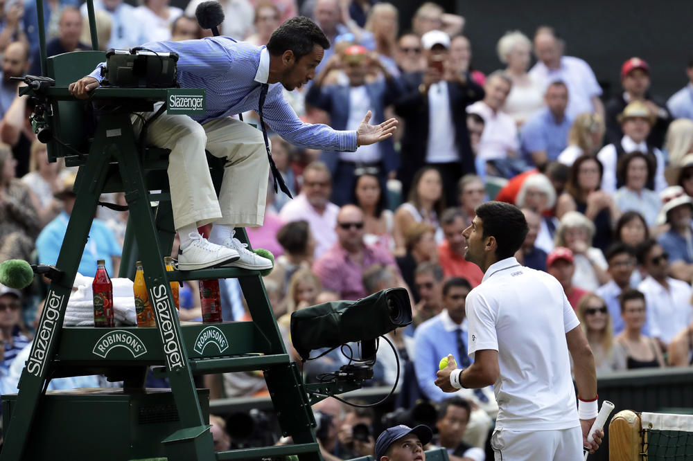 SKANDAL U SVETSKOM TENISU: Sudio finale istorijskog Vimbldona pa dobio šut kartu! Razlog za otkaz ne može biti luđi