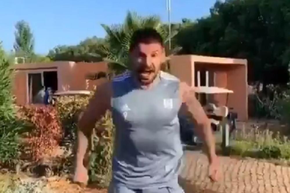 DAO HET-TRIK, ALI U MISLIMA SU MU SAMO PARTIZAN I JUNAJTED: Premoćna poruka Mitrovića crno-belima pred meč sezone!