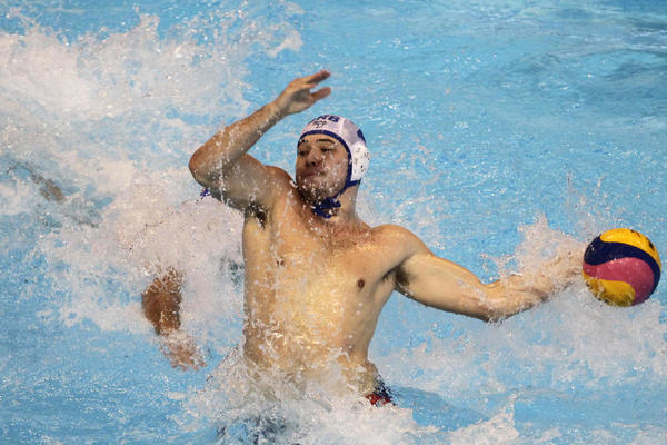 SRBIJA IMA SVETLU VATERPOLO BUDUĆNOST: Podmlađeni Delfini remizirali sa kompletnim Crnogorcima!