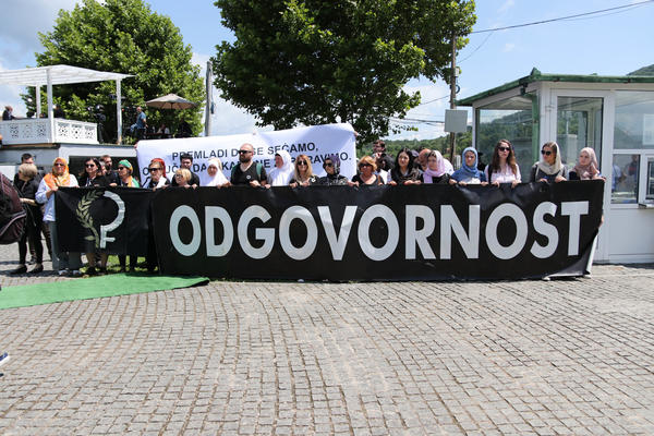 PODRŠKA PORODICAMA ŽRTAVA SREBRENICE IZ SRBIJE. Zajović: Zajedničko nam je poštovanje tuđeg bola i BORBA ZA MIR!