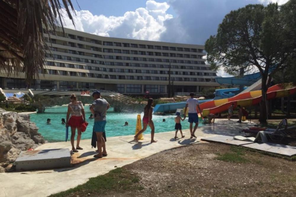 VEĆ STE UPLATILI LETOVANJE U GRČKOJ? Teško da će biti kako ste planirali - moraćete da birate između ove 3 OPCIJE!