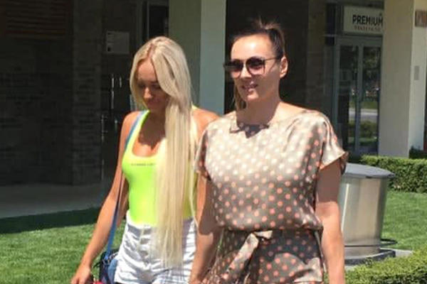 PSIHIJATAR OCENIO LUNU I ANABELU ZBOG UGRADENJE SILIKONA: Njih dve, pogotovo majka, ŽELE PAŽNJU