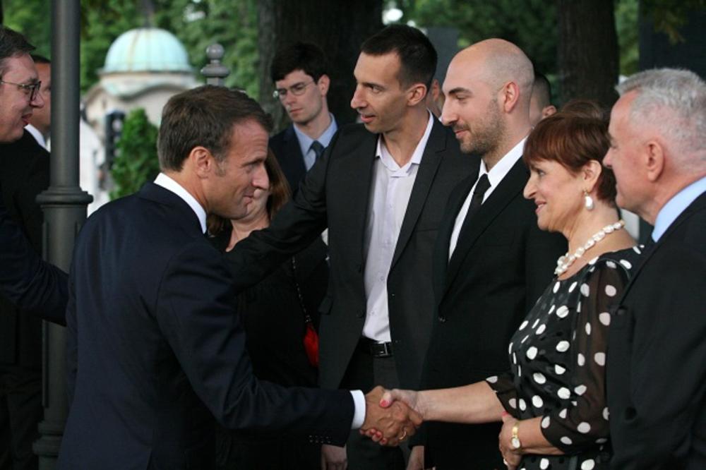 OVE REČI UNUKE MILUNKE SAVIĆ NATERALE SU SUZE NA OČI MAKRONU! Pred SRPSKOM HEROINOM kleči Francuska (VIDEO)
